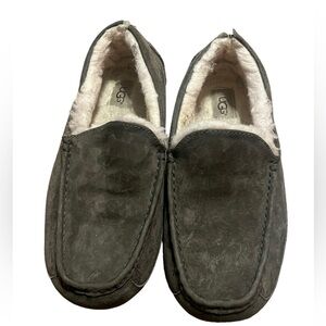 Ugg Ascot men’s leather shearling lined slipper